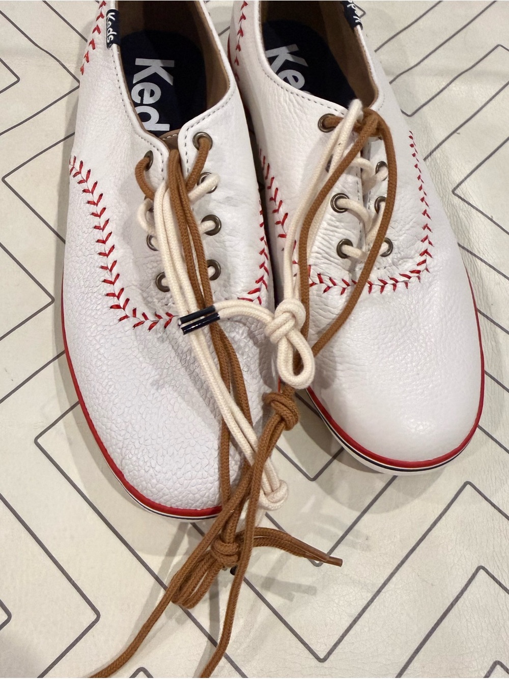 New Keds Women's White Baseball-Stitch Oxford Shoe - Picture 5 of 13